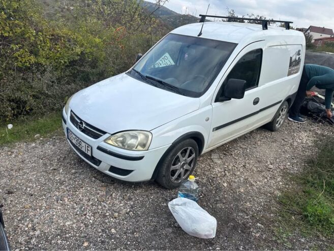 Shitet Pikapi Opel Combo 2011